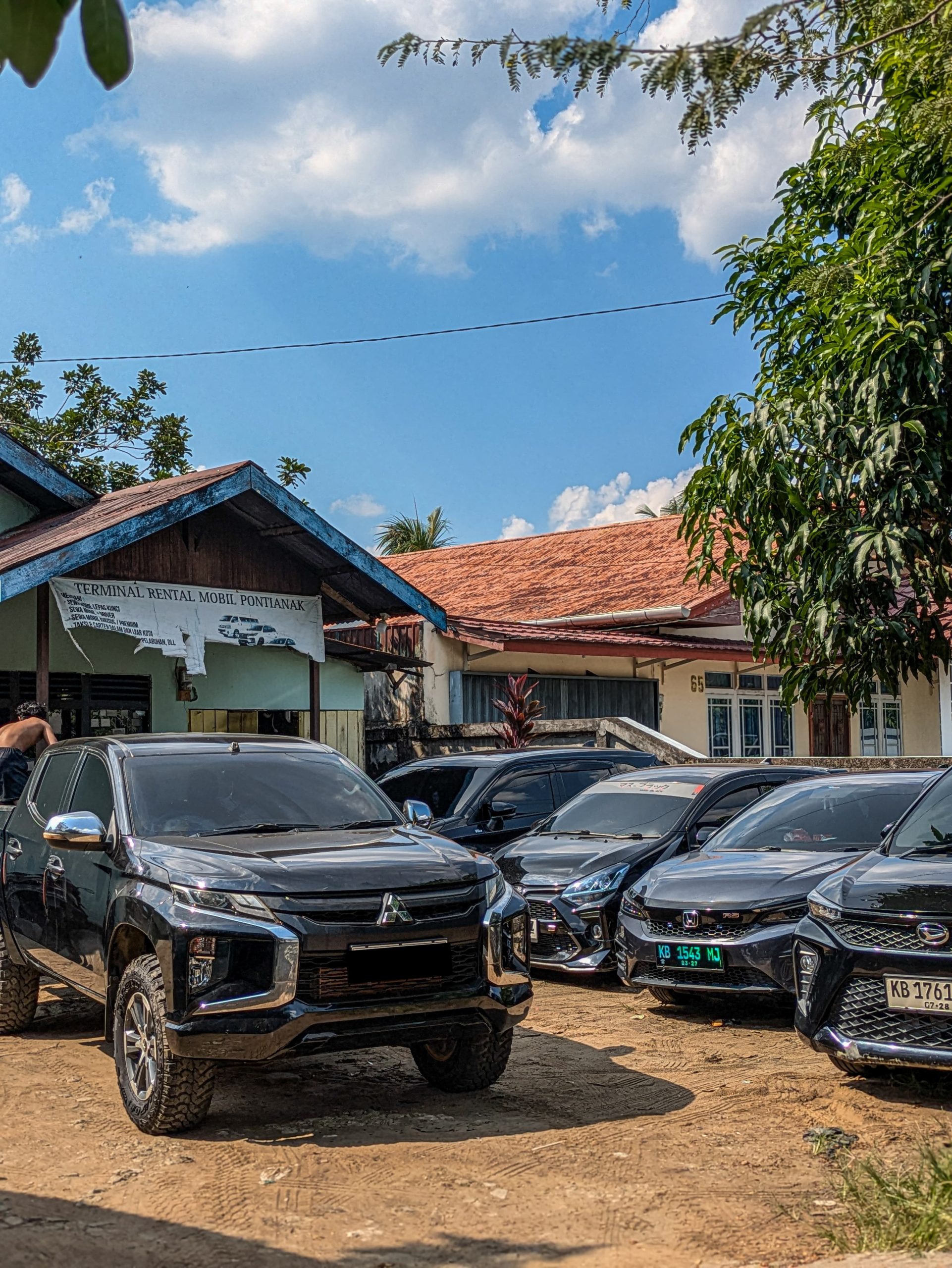 Sewa Mobil 4x4 Pontianak